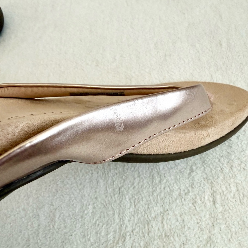 Vionic Rose Gold Thong Sandals Women’s Size 9 Comfort Arch Support Shoes - Picture 7 of 8